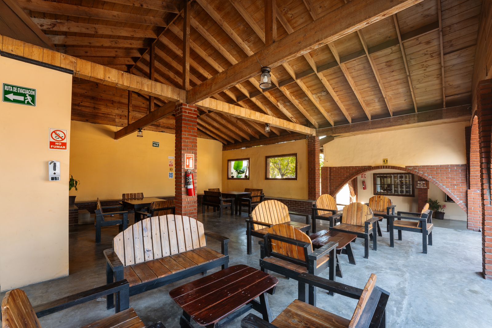 common areas for social interaction that help with addiction recovery