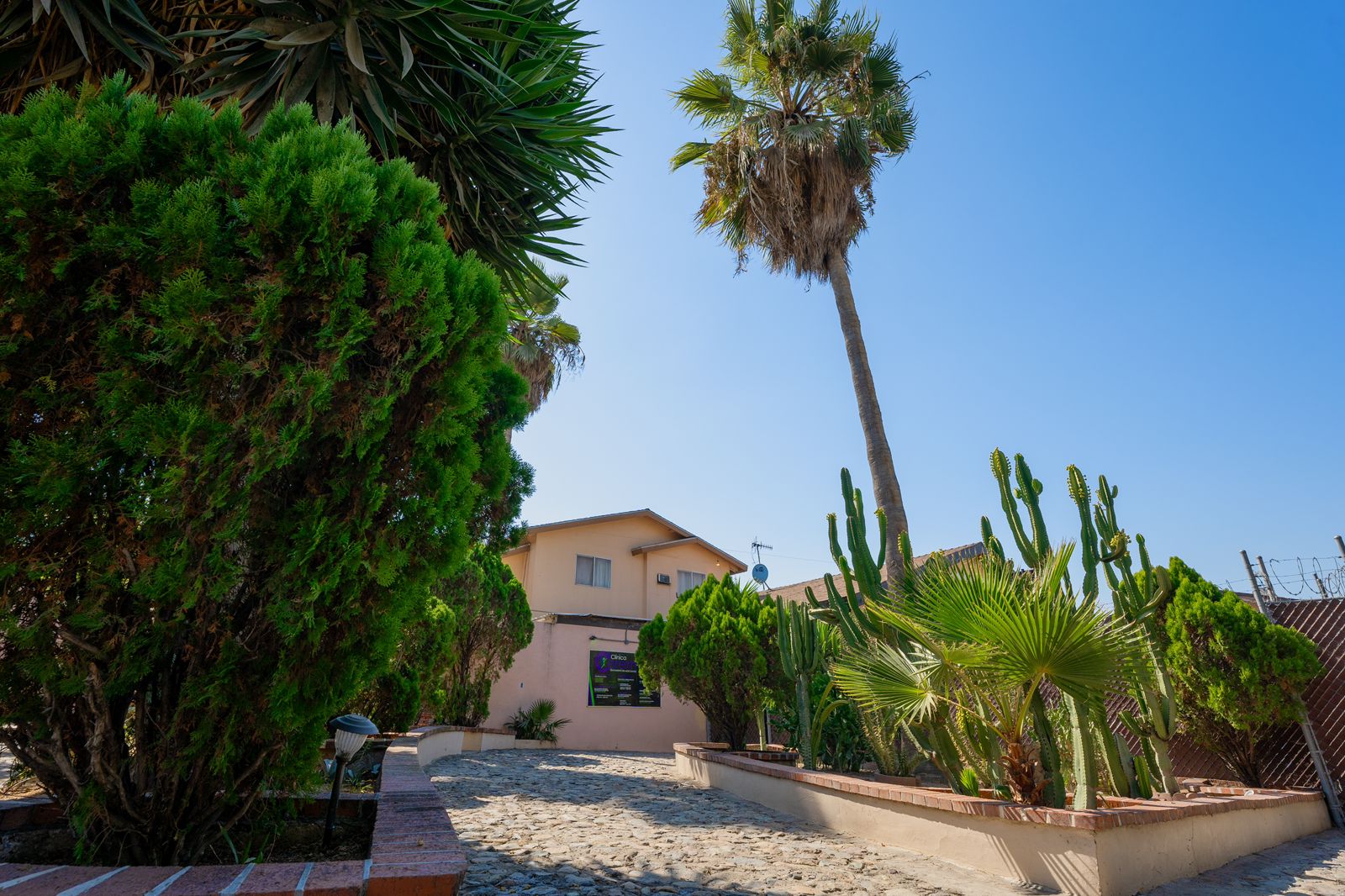Clinica Cerem modern facility for addiction treatment and mental health recovery